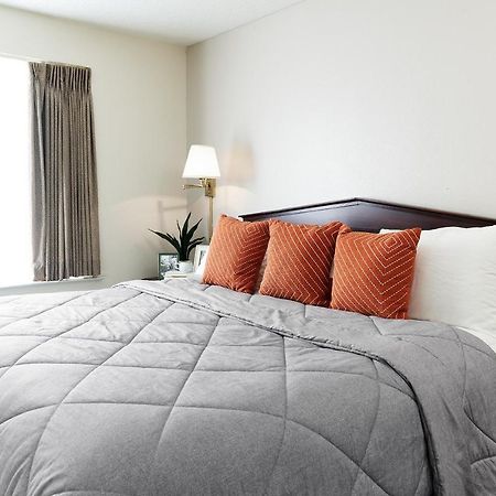 Intown Suites Extended Stay Chicago Il - Oakbrook Villa Park Экстерьер фото