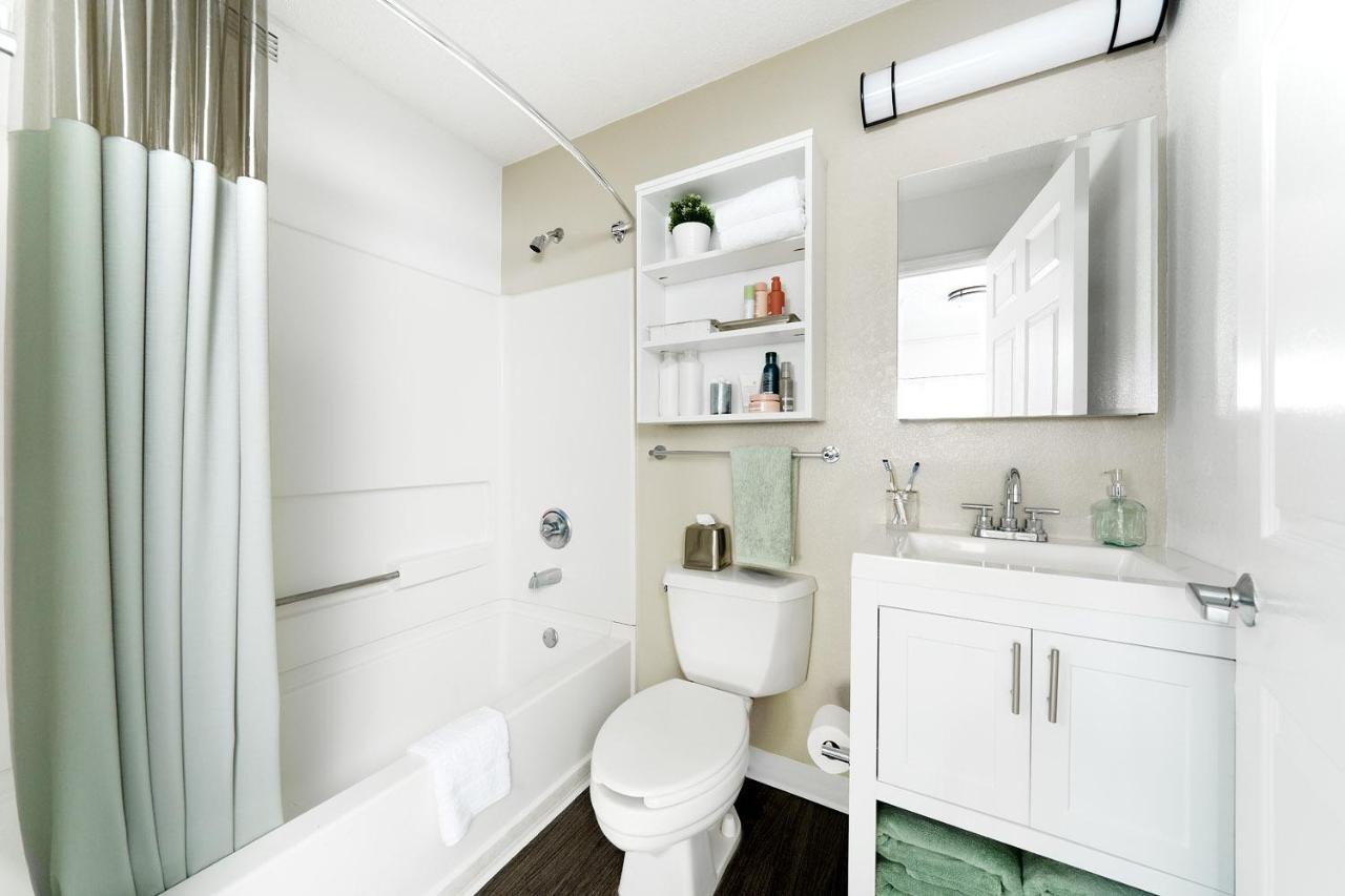 Intown Suites Extended Stay Chicago Il - Oakbrook Villa Park Экстерьер фото
