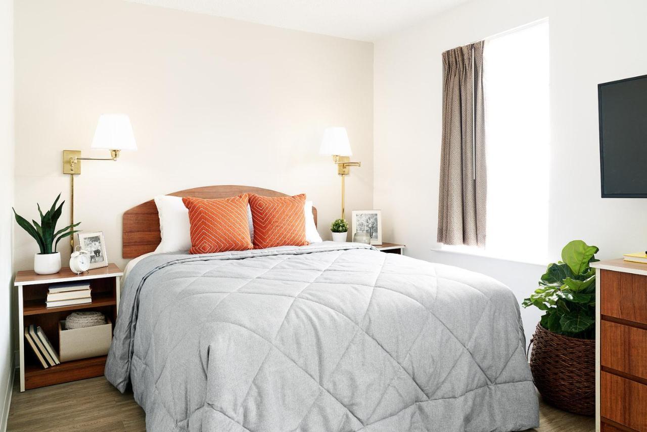 Intown Suites Extended Stay Chicago Il - Oakbrook Villa Park Экстерьер фото